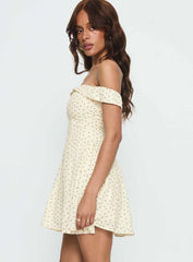 Rosebud Off The Shoulder Mini Dress Yellow / Polka Dot